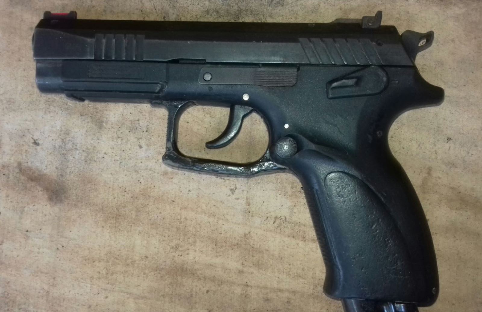 Grupo especial de la SSP, detiene a tres personas con armas de fuego y droga en Tuxtla Gutiérrez
