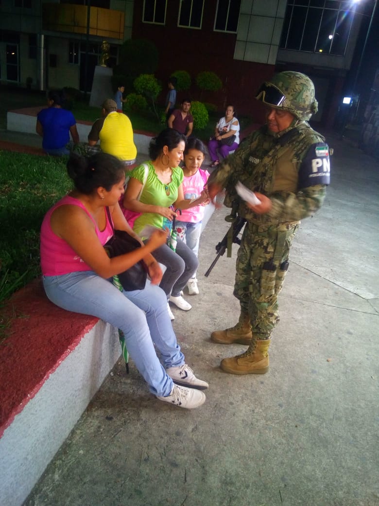 Armada de México apoya labor de la SSP con entrega de trípticos