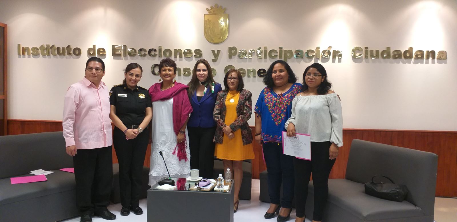 Titular de SSP participa en foro "Por el orgullo de ser mujer"