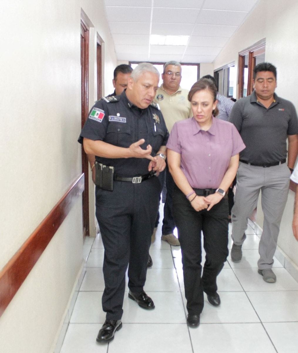 Titular de la SSP visita a policías liberados