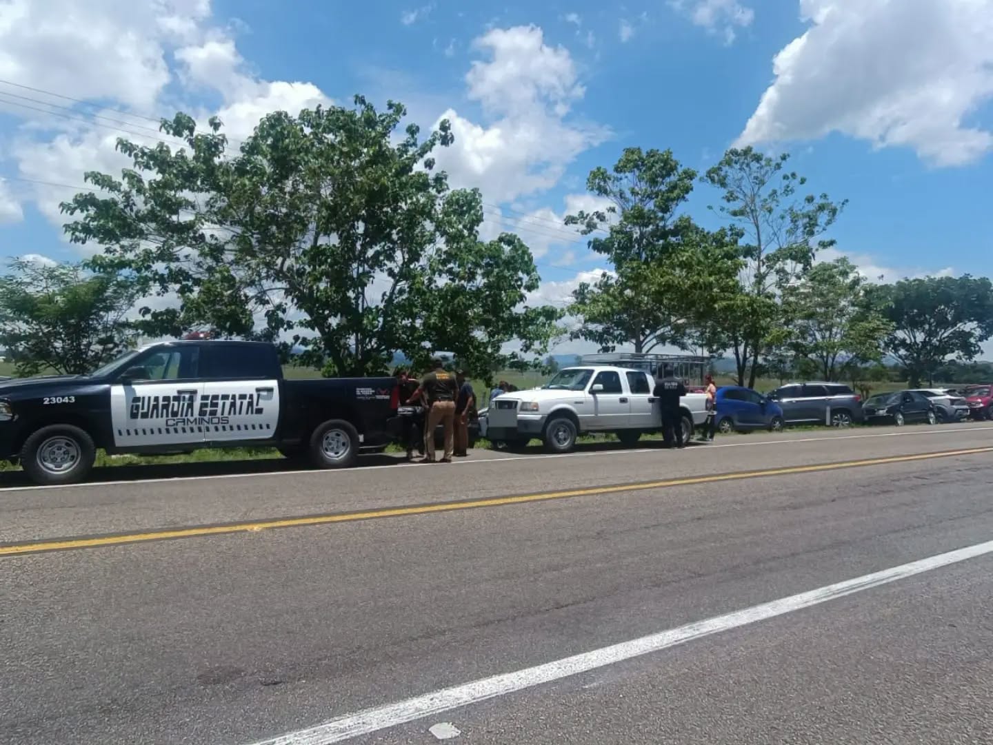 Guardia Estatal de Caminos brinda auxilio y fortalece la seguridad vial en carreteras de Chiapas