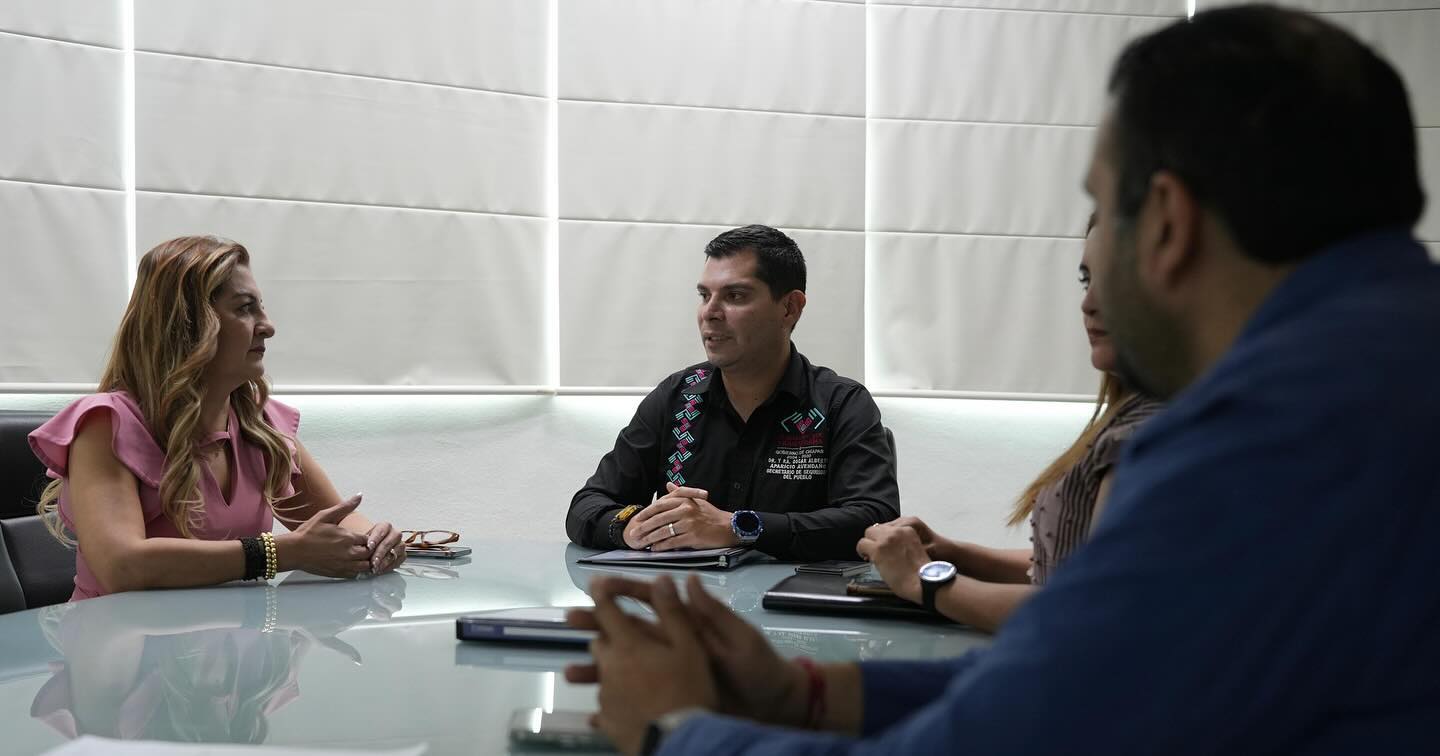 El Secretario de Seguridad del Pueblo, sostuvo una reunión con la Secretaria de la Mujer e Igualdad de Género.