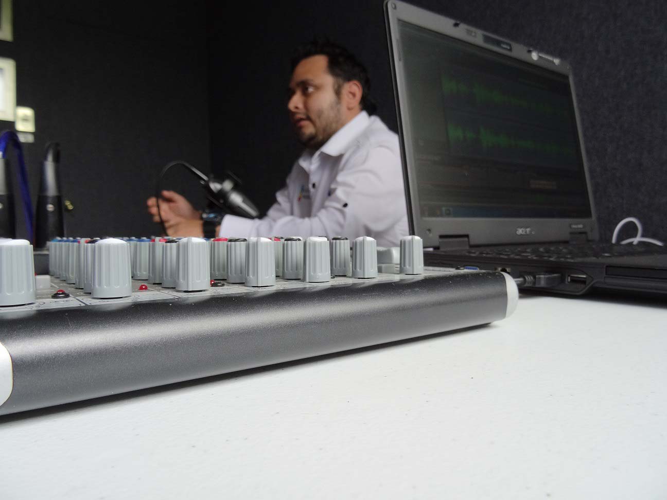 SSP invita a escuchar el programa de radio de este mes, emitido desde el interior de Villa Crisol
