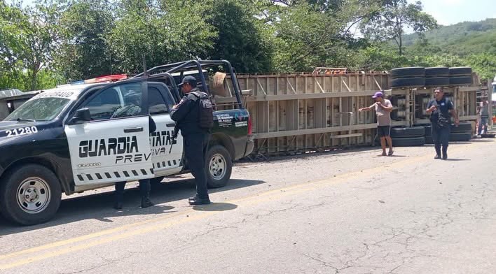 Atiende la Guardia Estatal Preventiva hecho de tránsito en Villaflores 