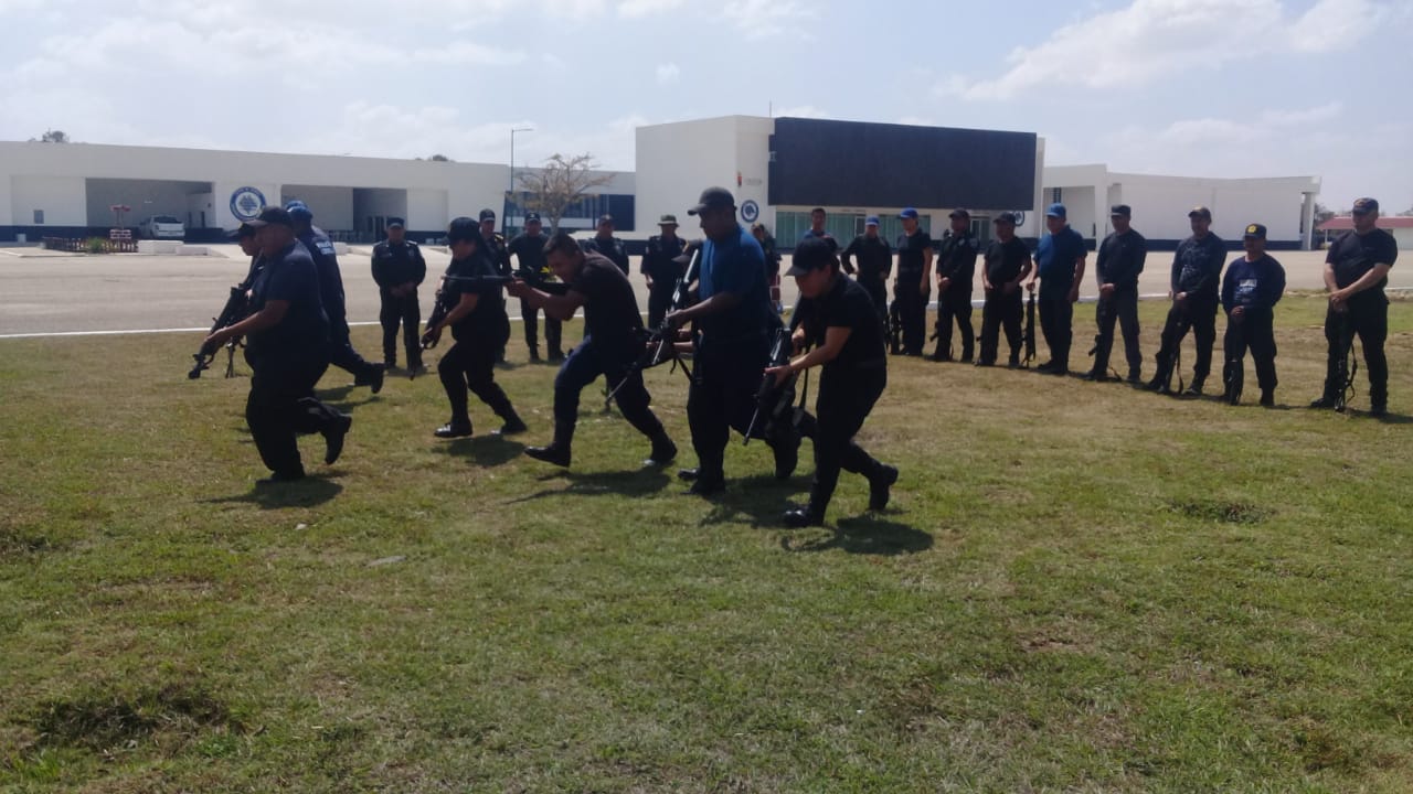 SSP actualiza a policías sobre tácticas especiales