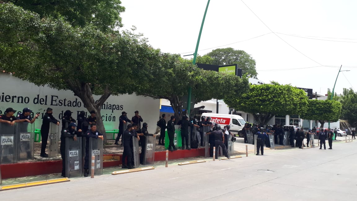 SSP desplegó policías en sedes de Cadena de Cambios y Ascensos del magisterio chiapaneco