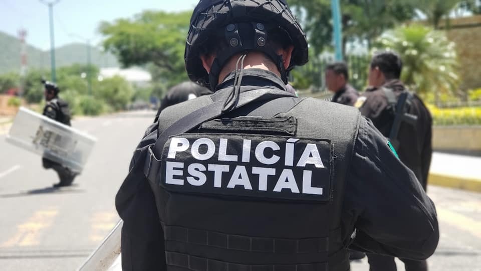 SSP libera vía bloqueada por presuntos normalistas