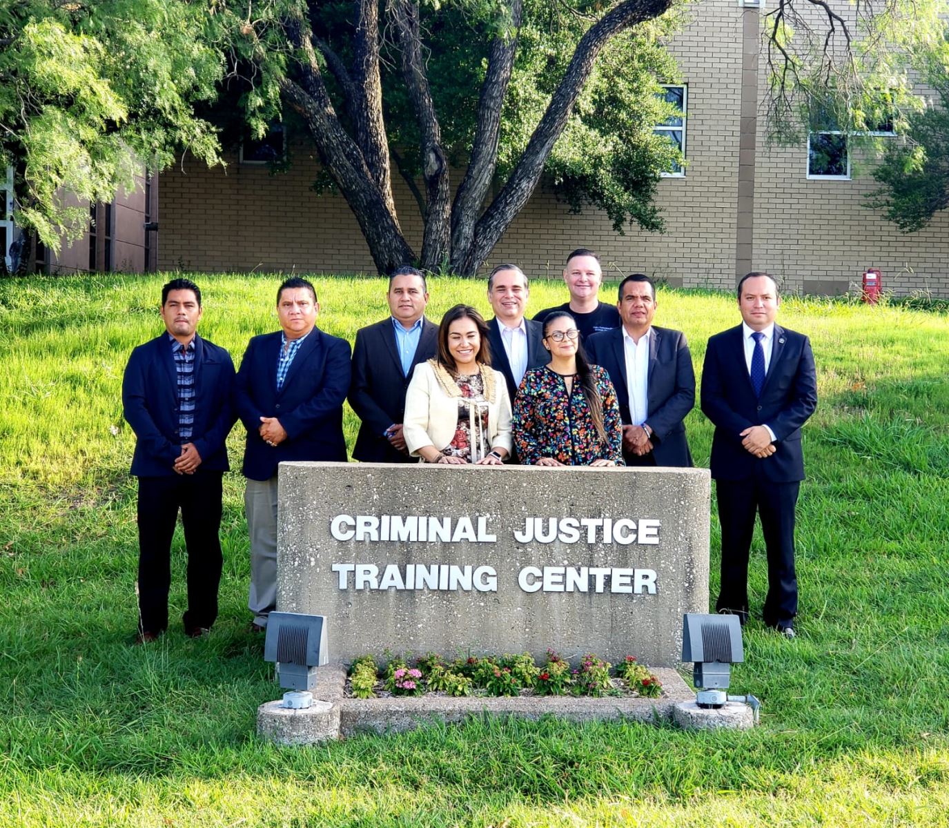 Funcionarios del IFP se capacitan en la Academia de Policía de Estados Unidos