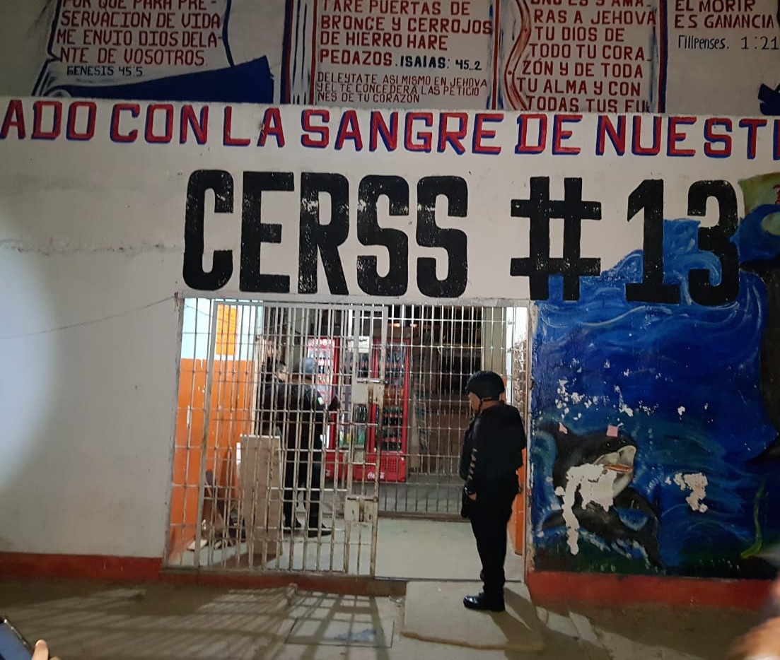SSP realiza cateo y cacheo en Cerss número 13