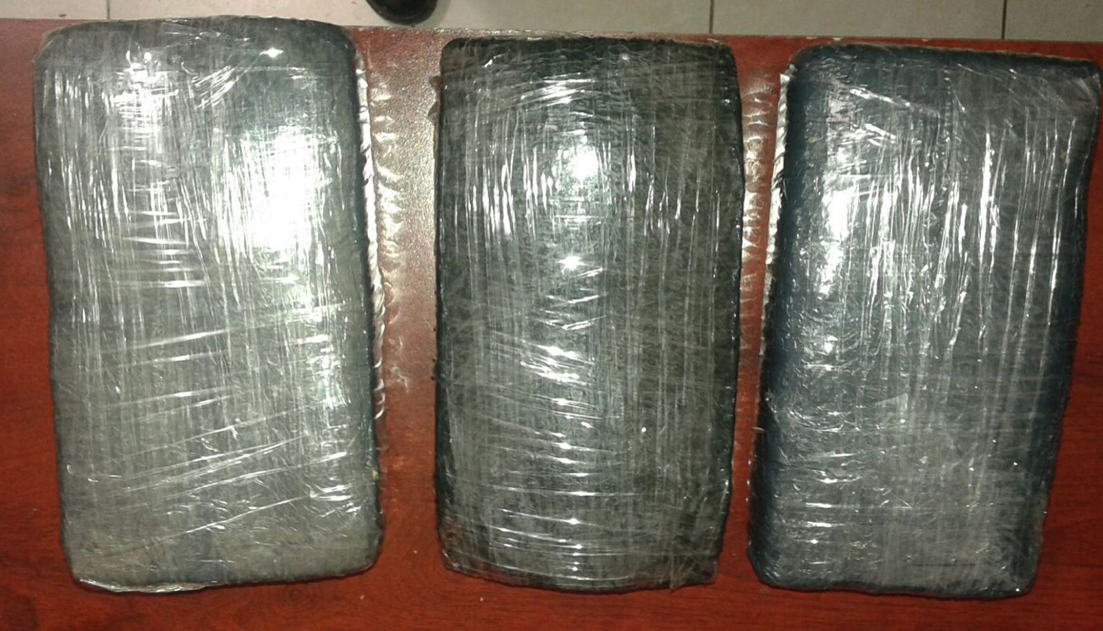   Gracias al operativo de seguridad en carreteras  SSP asegura 13 kilogramos de marihuana 