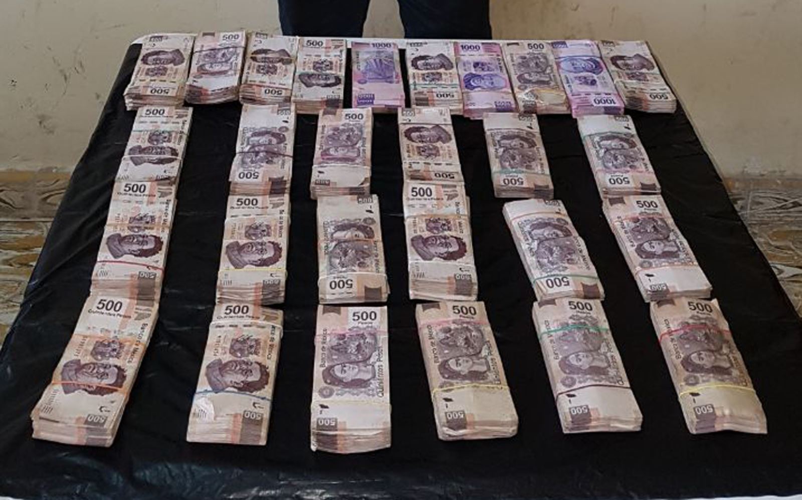 SSP asegura más de un millón de pesos, en camarote de camión