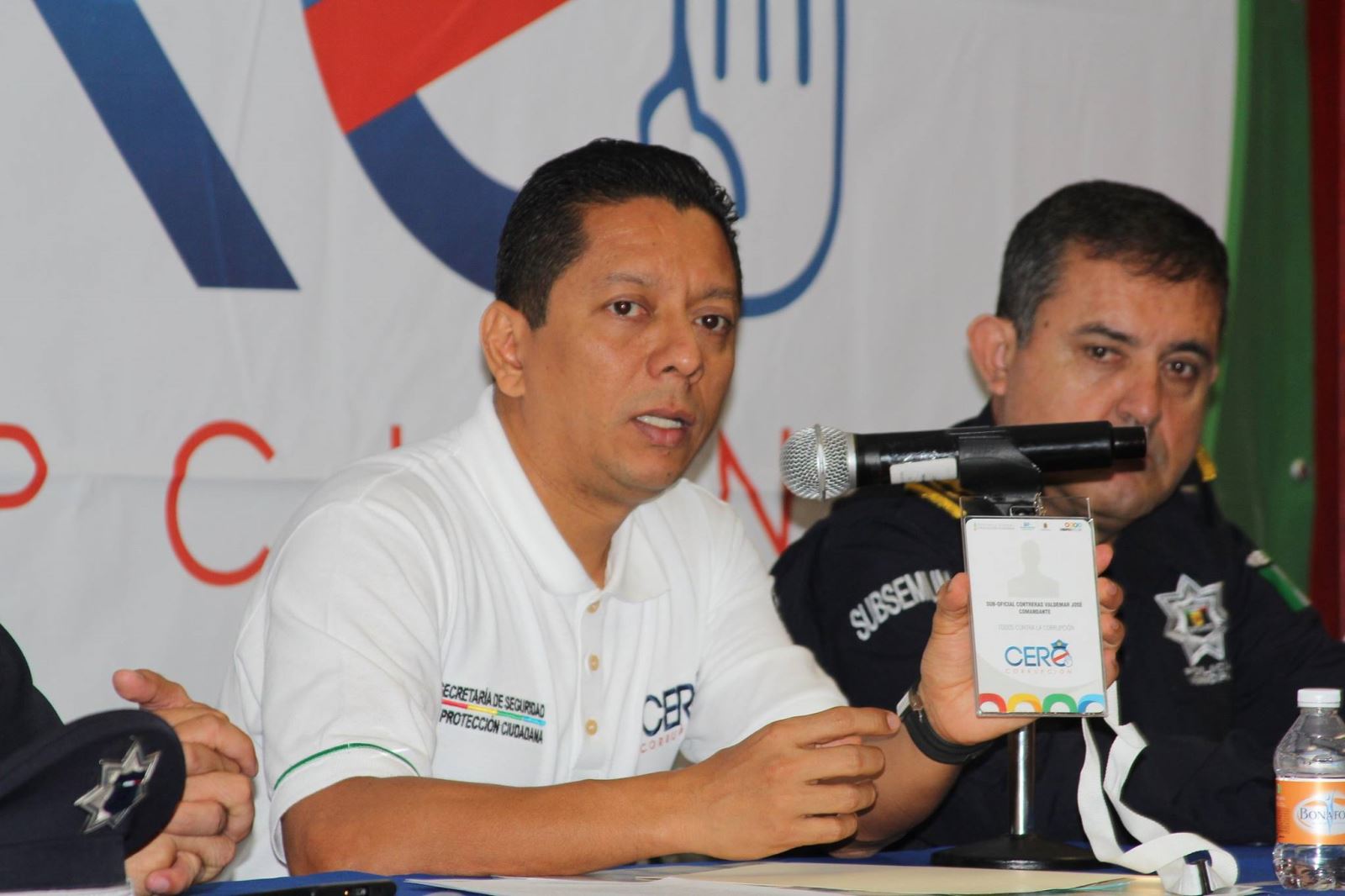 El mejor aliado para combatir la corrupción es la sociedad: Llaven Abarca