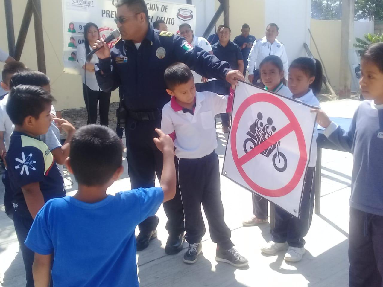SSP imparte taller "El policía y el niño", en Ocosingo