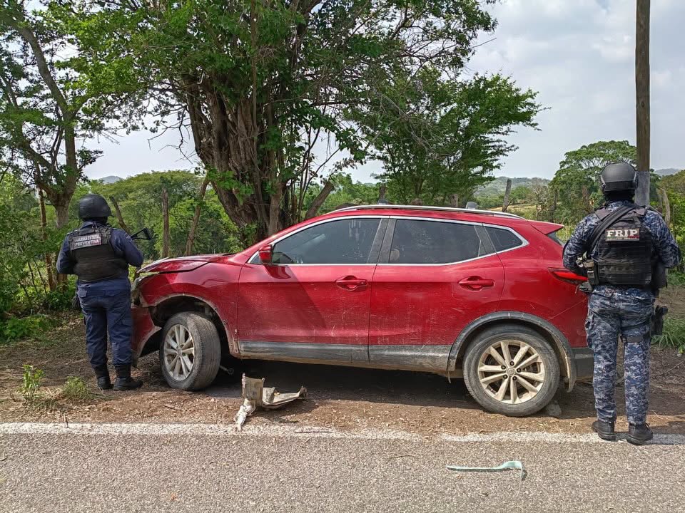 Tres vehículos asegurados y abandonados en diferentes municipios 