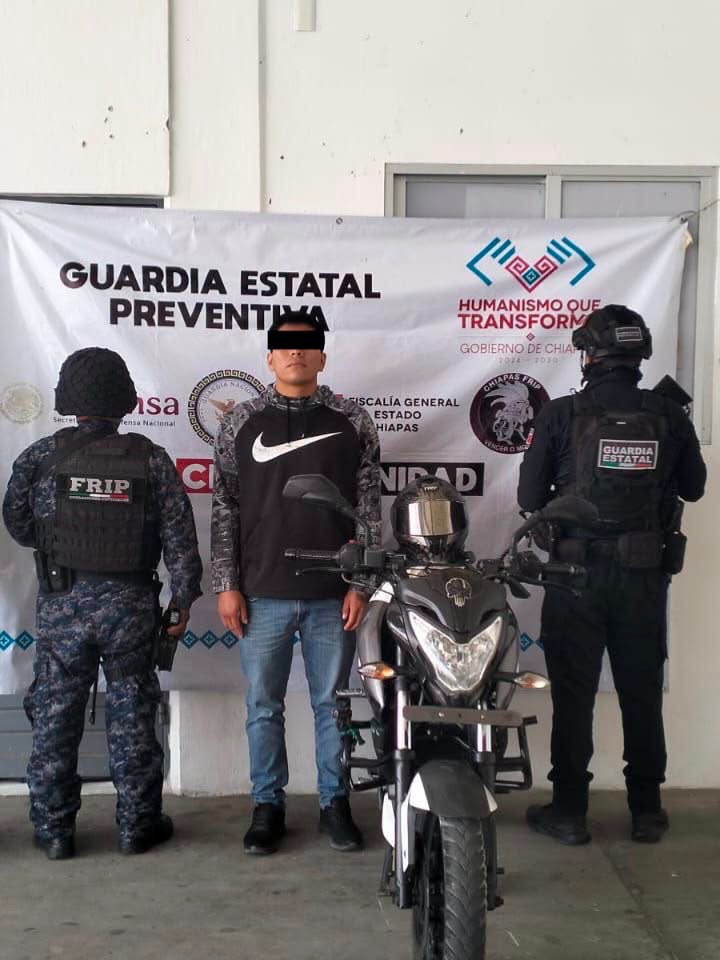 En acciones coordinadas detienen a dos personas y recupera motocicletas con reporte de robo en SCLC y Villaflores