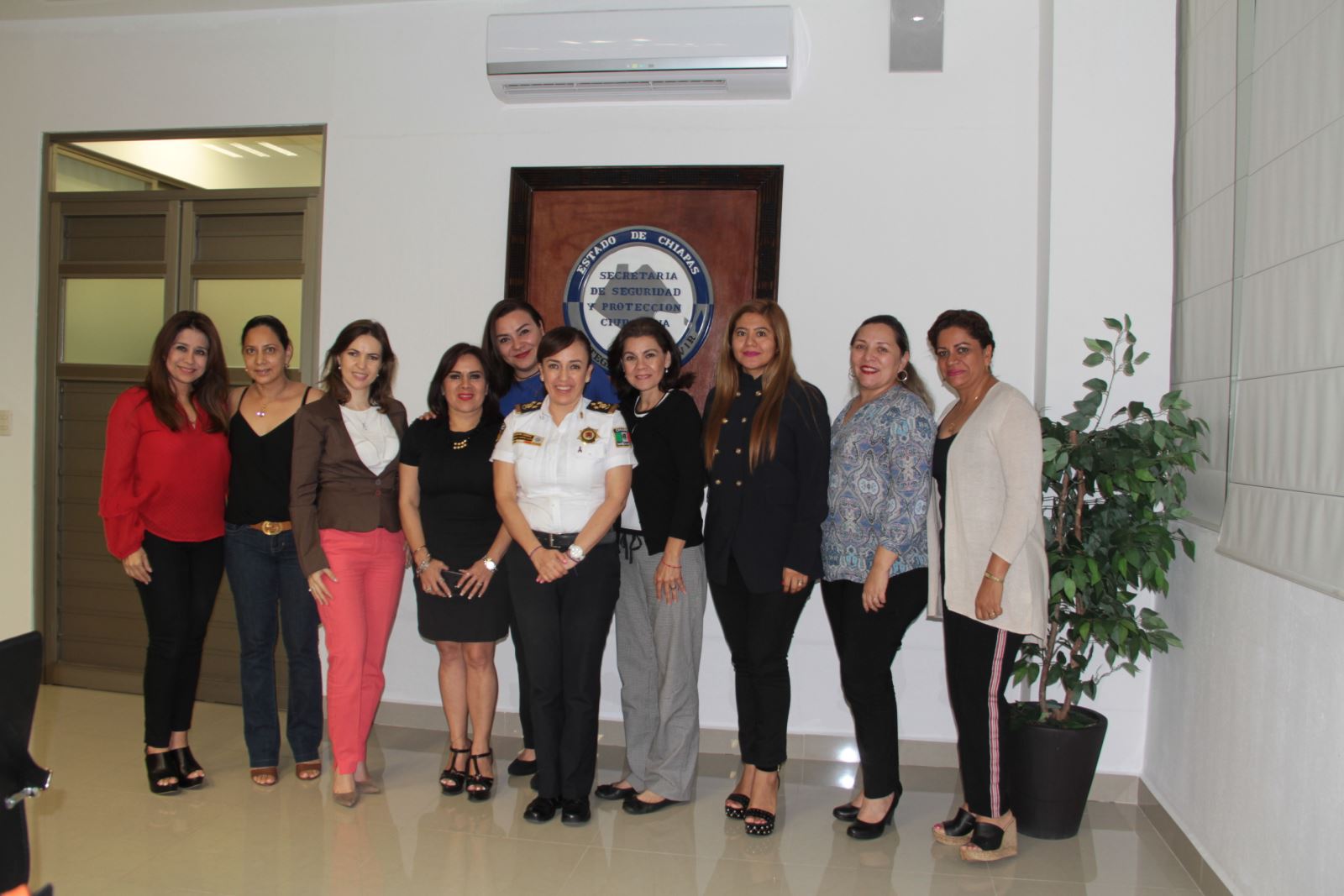 Titular de la SSP se reúne con mujeres empresarias