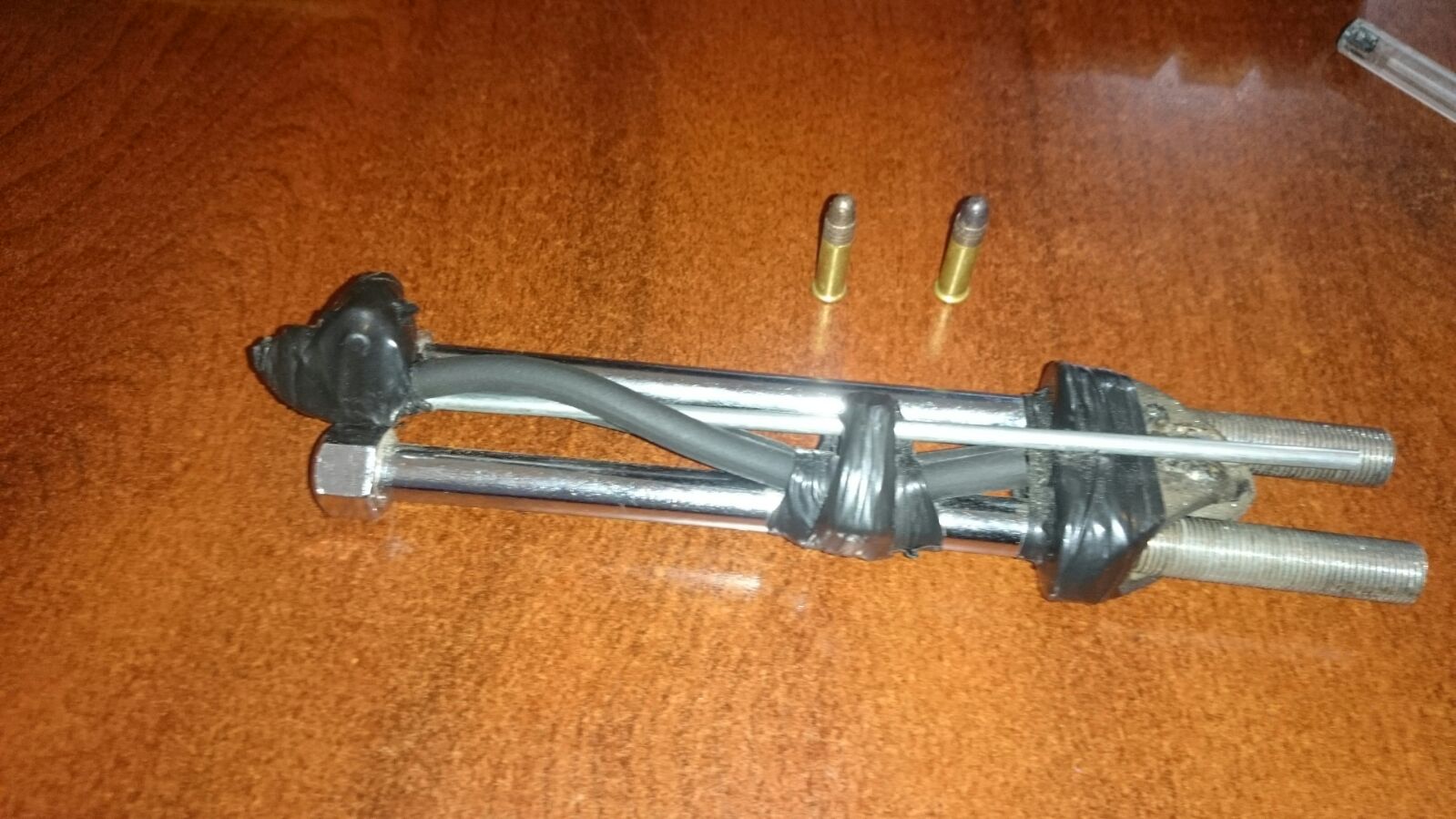 SSP y Policía Municipal detienen a persona con arma de fuego hechiza de dos cañones