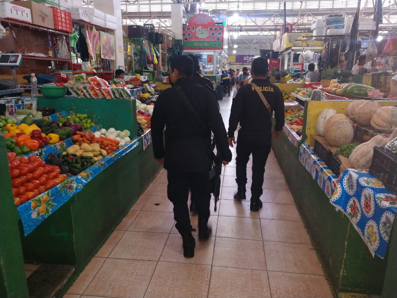 SSP brinda seguridad en centros de abasto de Tuxtla Gutiérrez