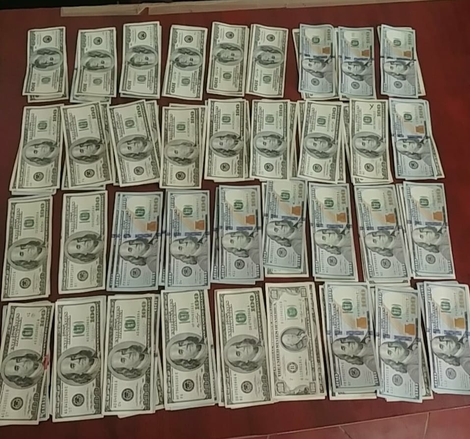SSP asegura 9 mil 500 dólares a presunto guatemalteco
