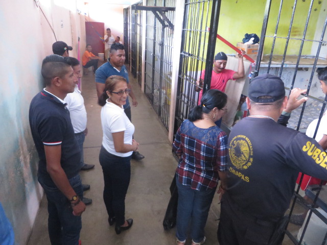 Campaña de limpieza y descacharramiento en el CERSS número 15 de Copainalá