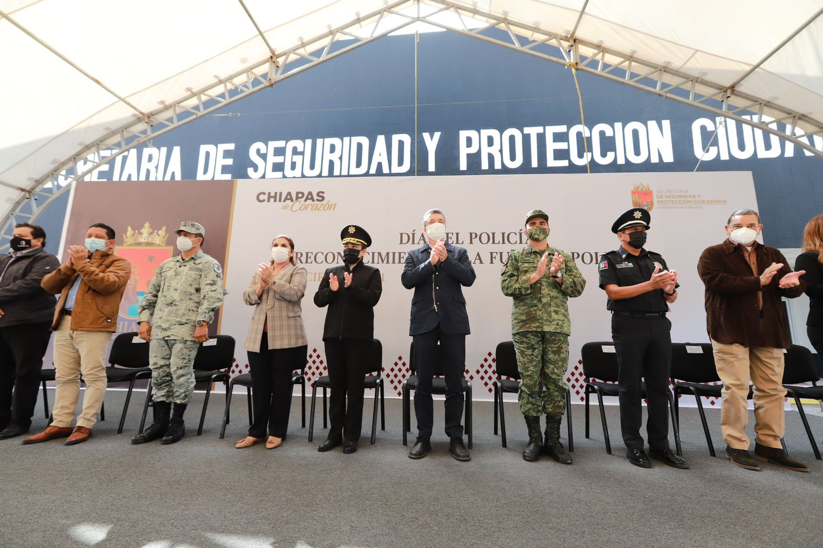 Encabeza Rutilio Escandón entrega de incentivos y reconocimientos a la función policial