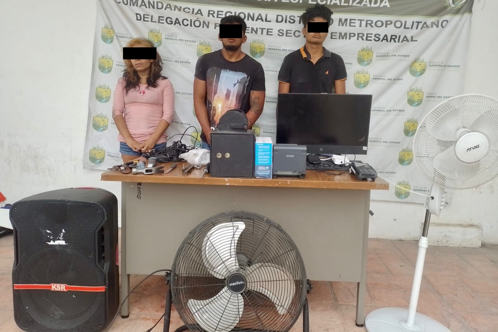 Detiene SSyPC a tres implicados en daños y robo con violencia en Tuxtla