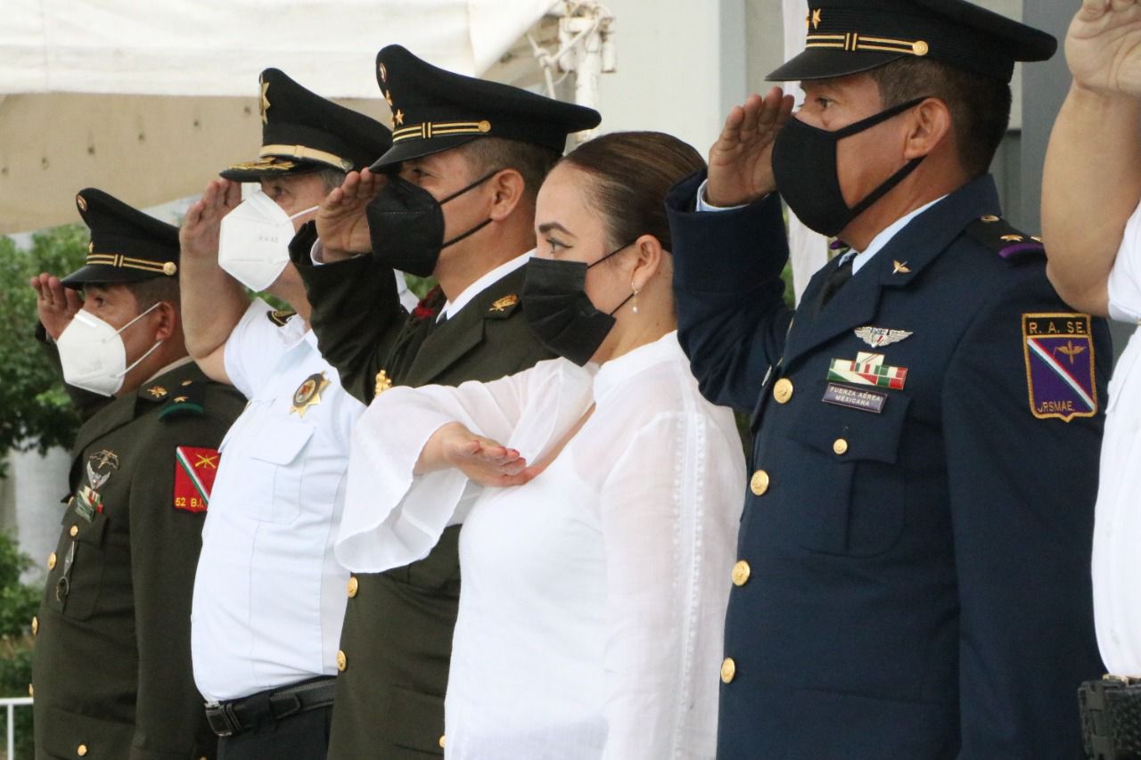 Encabeza Zepeda Soto arriado de bandera en Tuxtla Gutiérrez