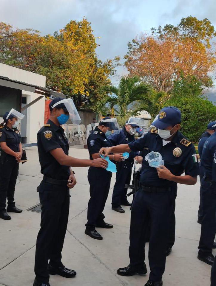 Entrega SSyPC cubrebocas a elementos de la Policía Estatal de Tránsito
