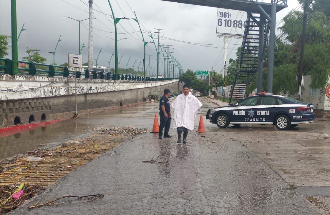 SSP , establece un dispositivo y cierre vial por las lluvias en Tuxtla Gutiérrez