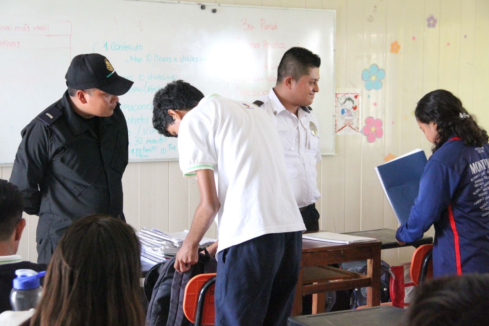 SSP realiza operativo mochila a Cobach de Chiapa de Corzo