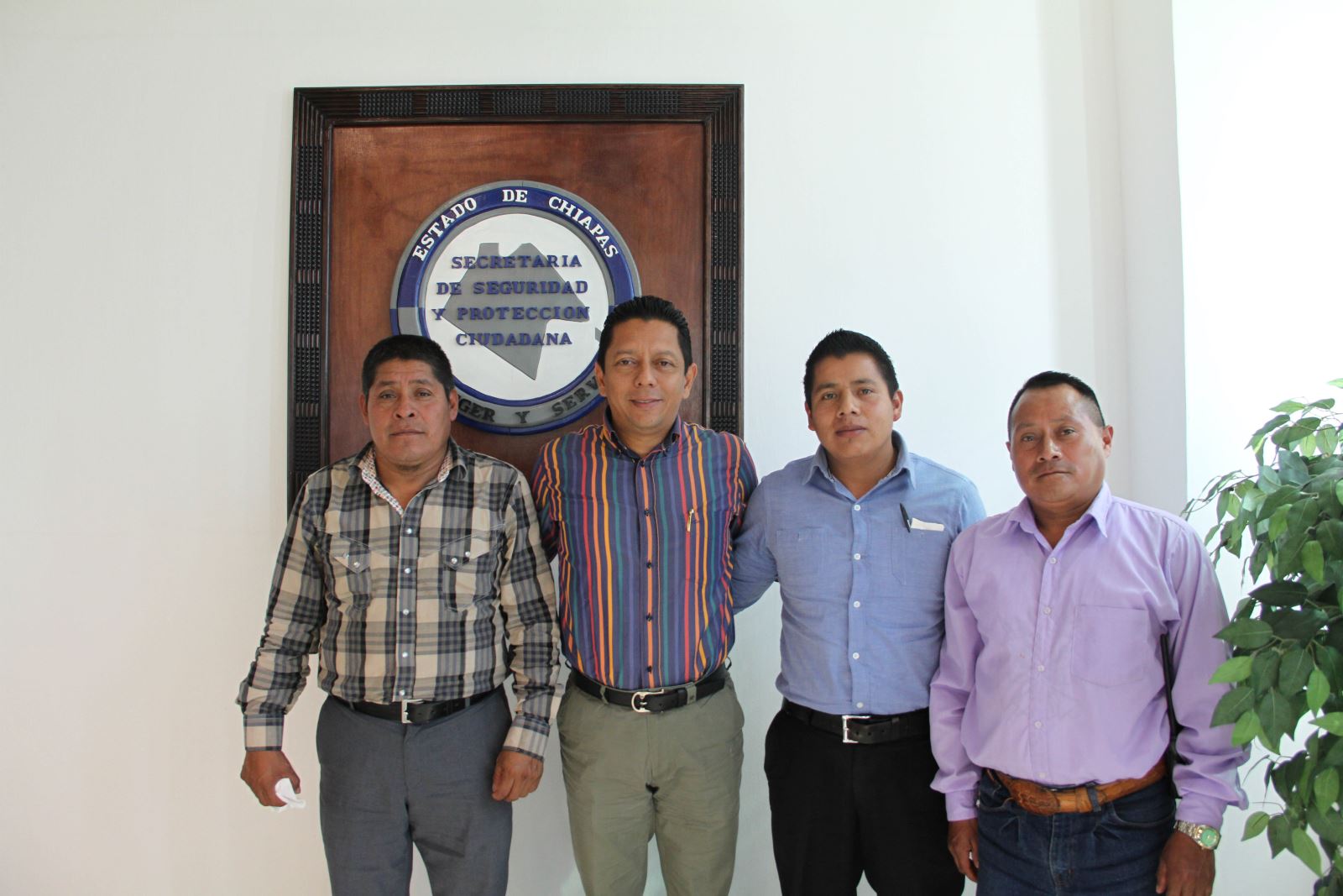 Titular de la SSP, acuerda entrega de patrulla para fortalecer la seguridad de Chalchihuitán