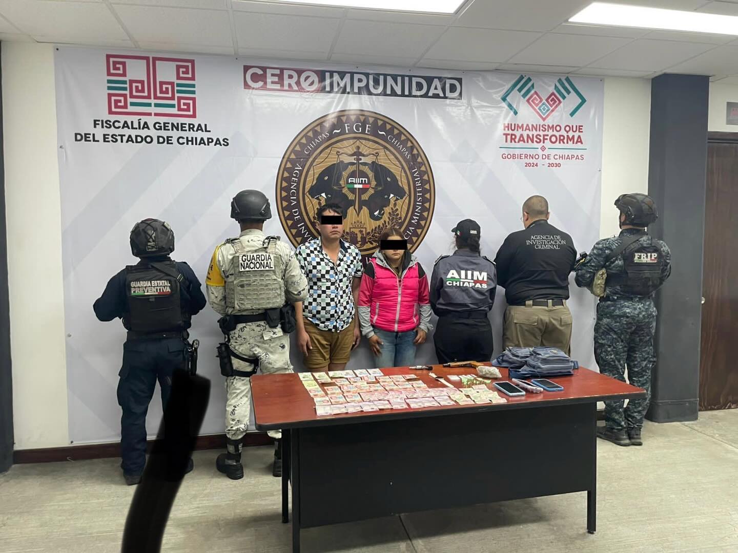 Detiene SSP y FGE a dos personas por delitos contra la salud y violación a la Ley Federal de Armas de Fuego 
