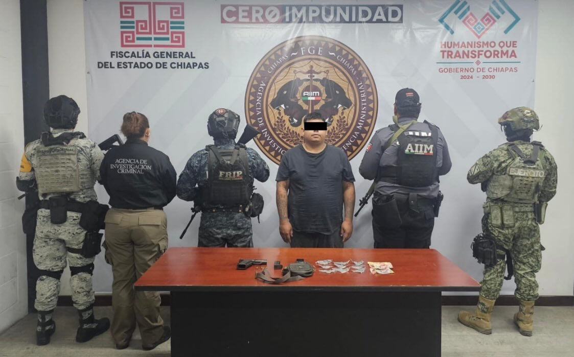 Presunto integrante de la delincuencia organizada detenido con arma y presunta droga en Cintalapa