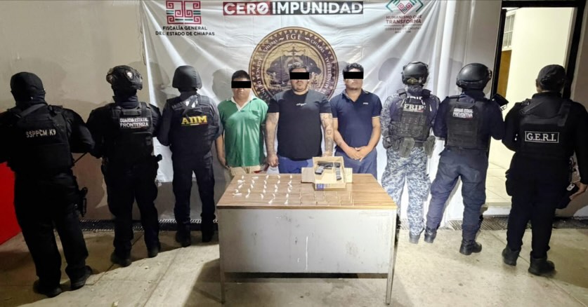 SSP detiene a tres personas por probables delitos de portación de arma de fuego y contra la salud