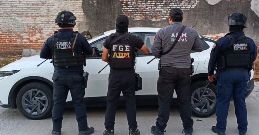 SSP y FGE aseguran vehículo abandonado con reporte de robo