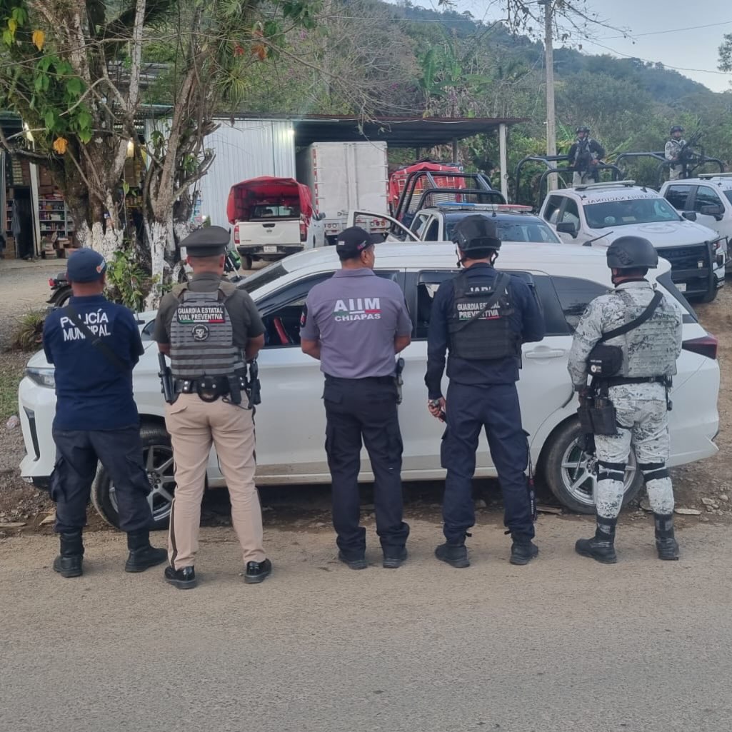 SSP y FGE recuperan vehículo abandonado con reporte de robo