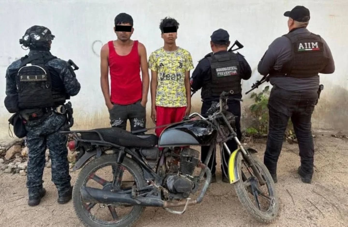 SSP y FGE detiene a dos personas como presuntos responsables del delito de robo en Cintalapa
