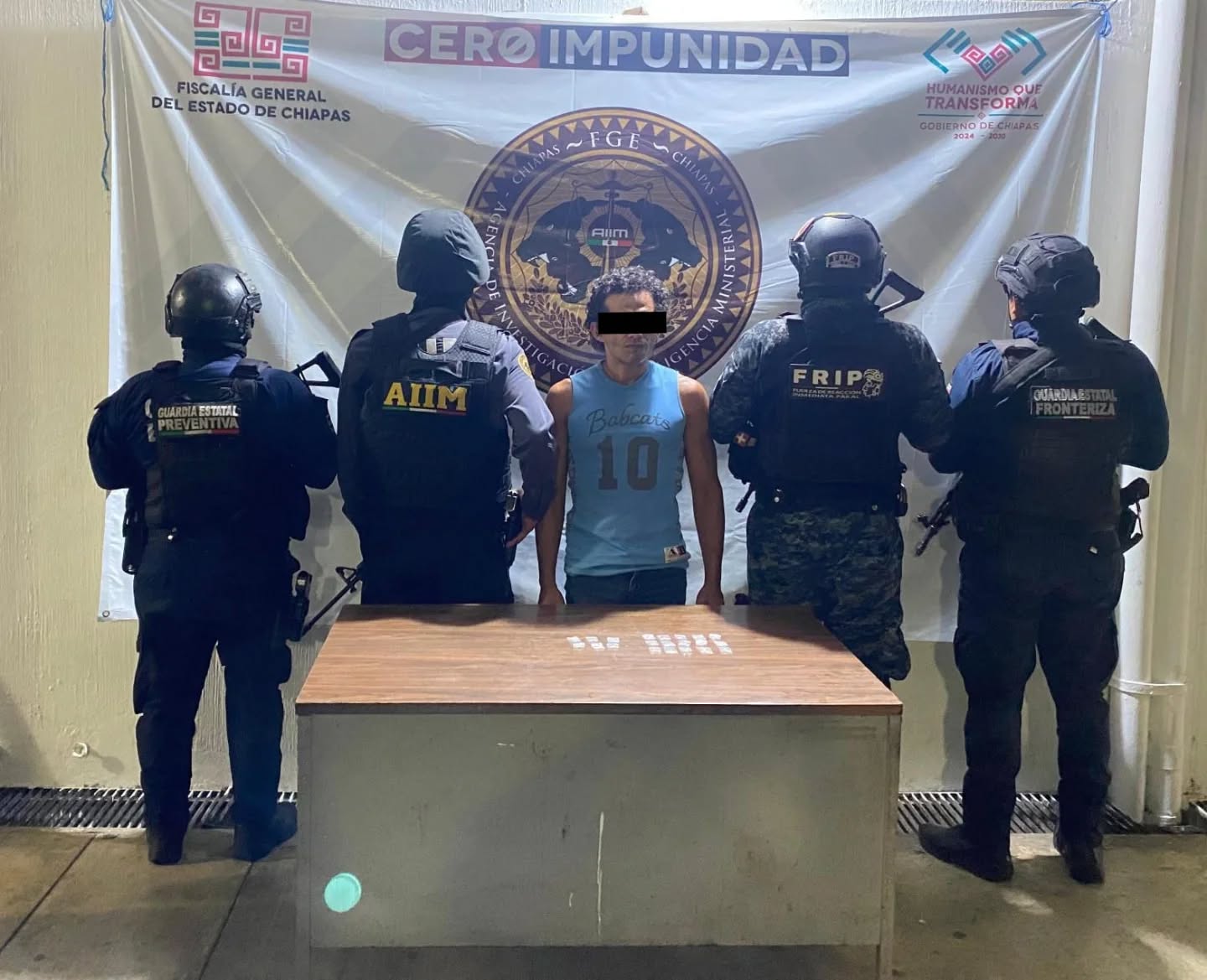 En acción interinstitucional detienen a una persona en posesión de narcóticos.