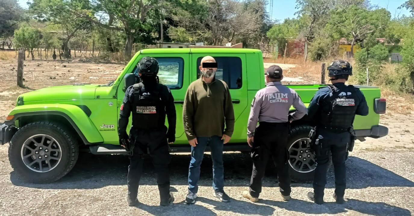 SSP asegura a persona y vehículo con reporte de robo en Arriaga
