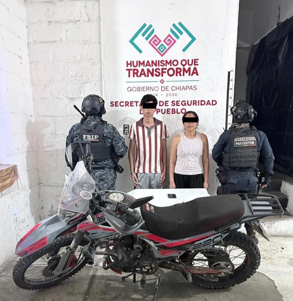SSP detiene en flagrancia de dos personas por robo de motocicleta y teléfono celular en Cintalapa