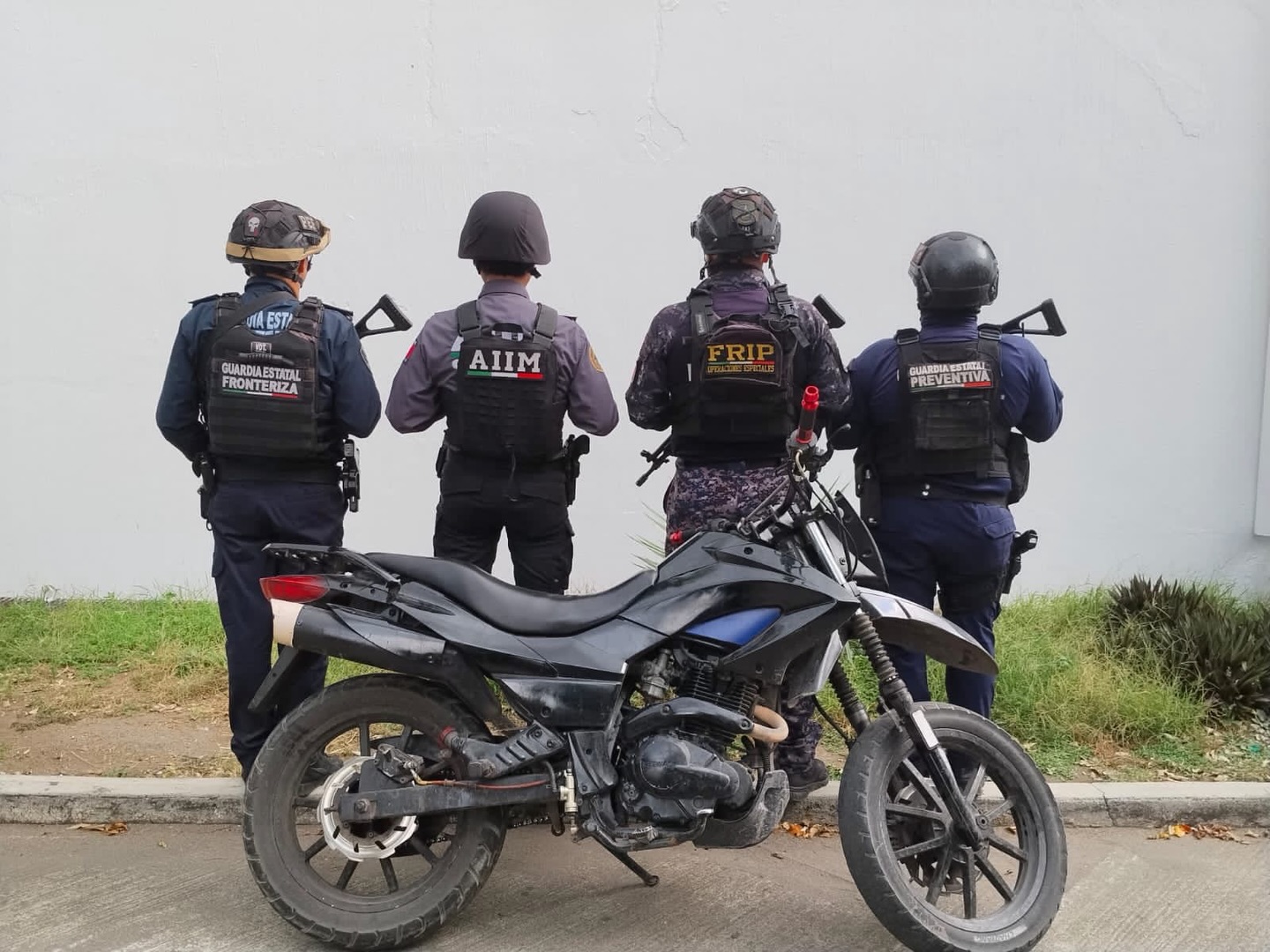 SSP y FGE aseguran motocicleta con reporte de robo en Tapachula