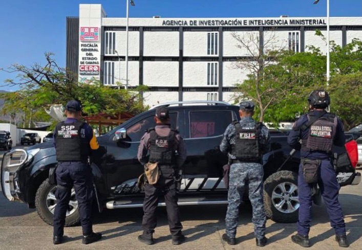 En operativo institucional aseguran vehículo irregular con reporte de robo en Tuxtla Gutiérrez