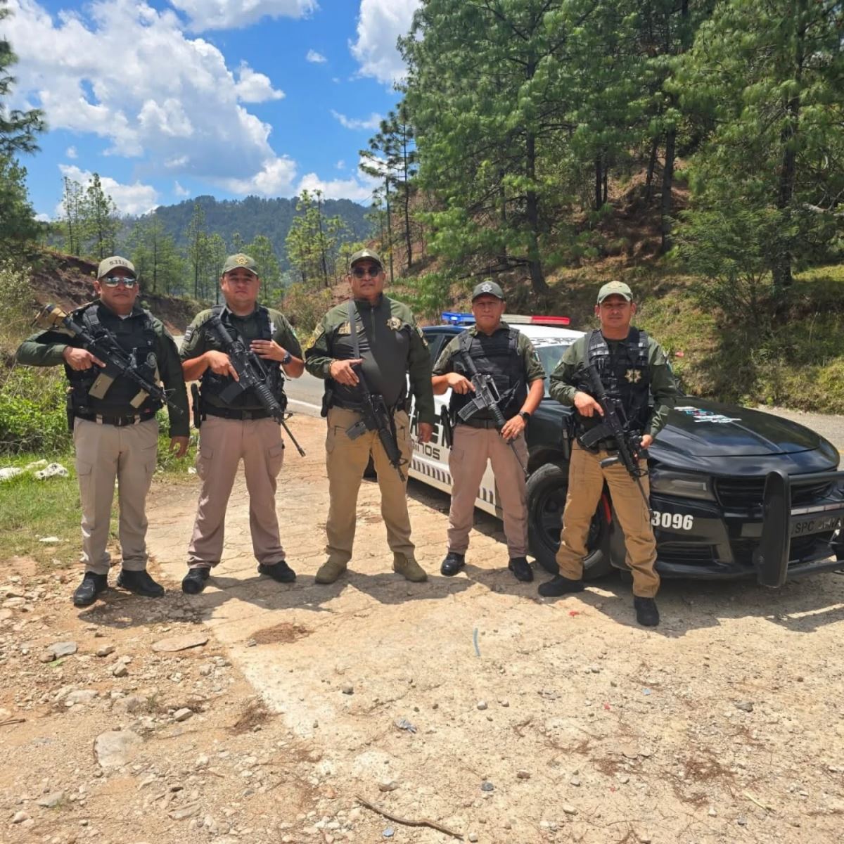 Guardia Estatal de Caminos realiza supervisión a personal, durante Operativo “Semana Santa Segura 2026”