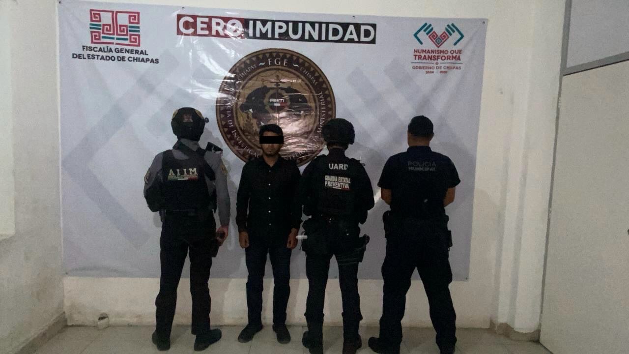 Asegura Guardia Estatal Preventiva y FGE motocicleta con reporte de robo en Villaflores