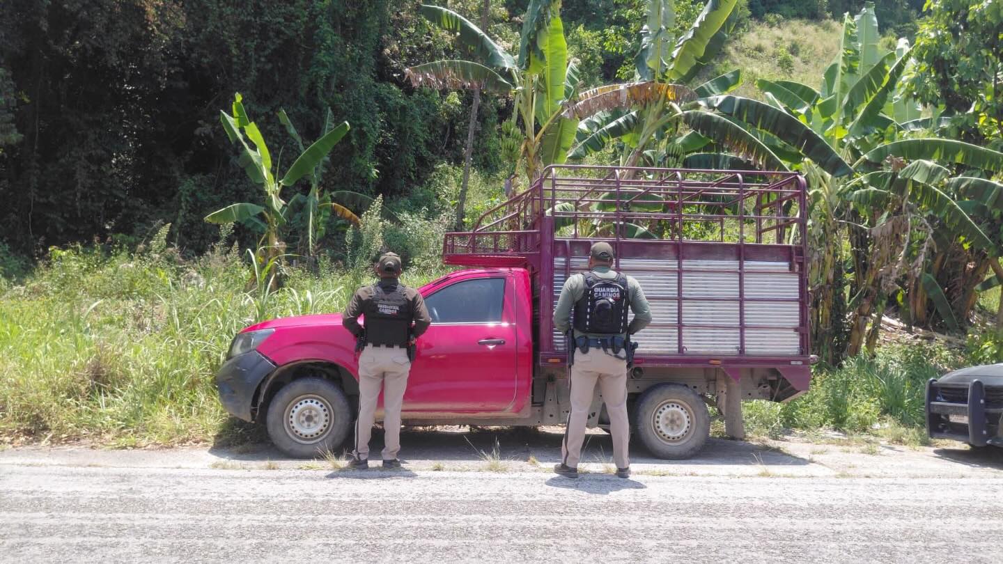 Asegura Guardia Estatal de Caminos vehículo con reporte de robo en Palenque