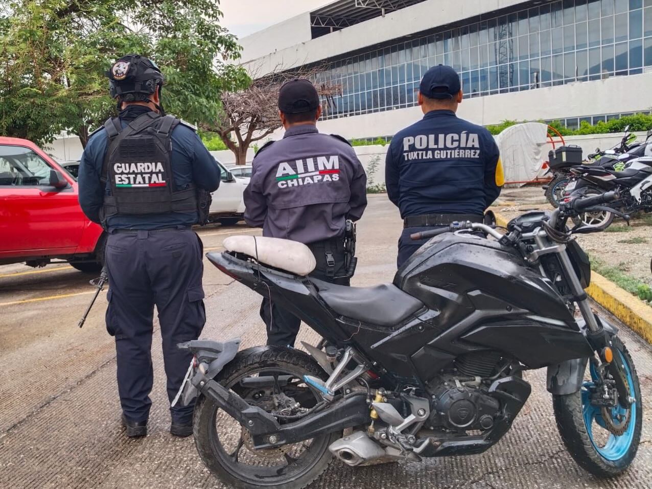SSP y FGE logran el aseguramiento de un vehículo con reporte de robo en Tuxtla Gutiérrez