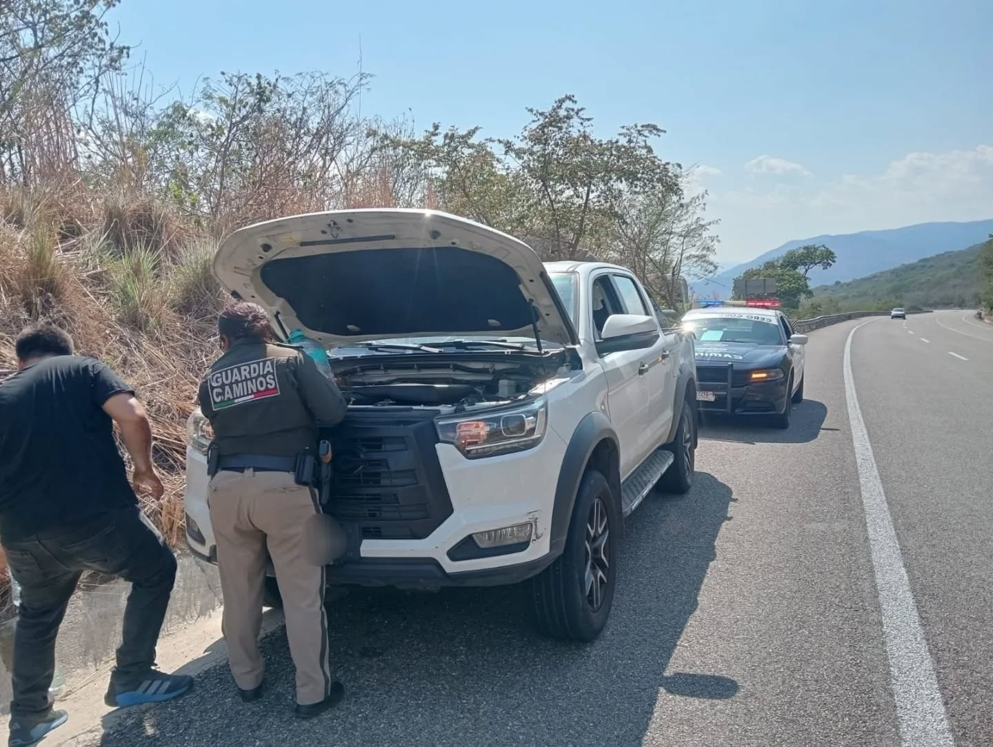 Guardia Estatal de Caminos brinda auxilio y acompañamiento preventivo en carreteras de Chiapas