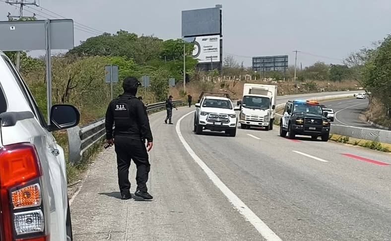 Refuerza la Subsecretaría de Inteligencia e Investigación apoyos viales en diversos tramos carreteros de Chiapas