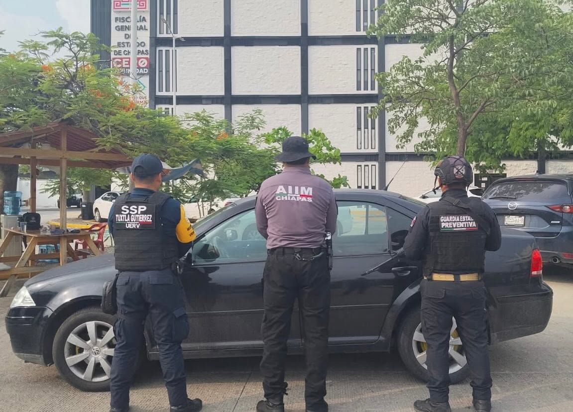 En operativos interinstitucionales, aseguraron motocicletas y vehículo con reporte de robo vigente 