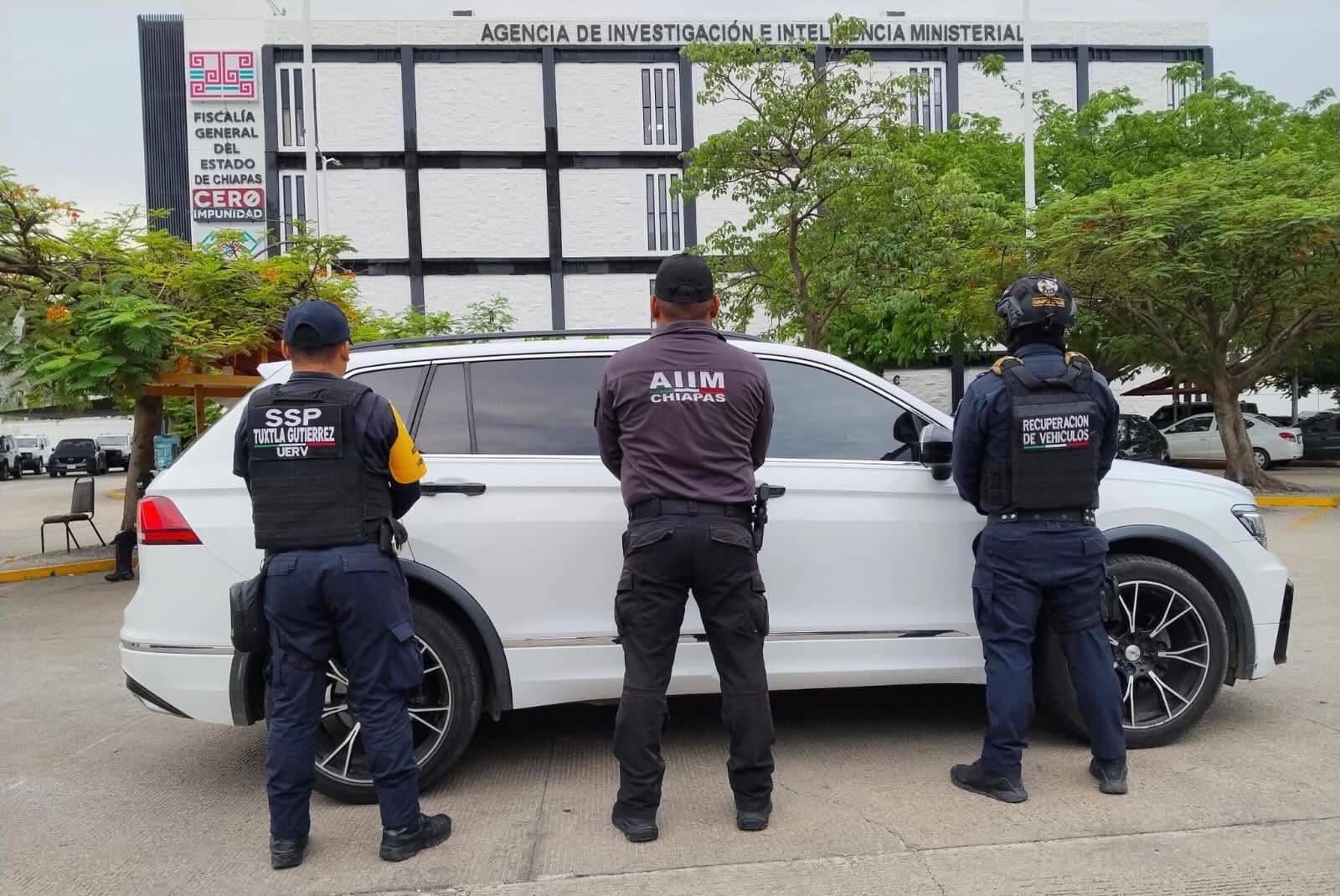 Aseguran vehículo en punto de salida de Tuxtla Gutiérrez